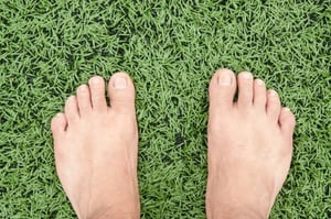 feet_on_artificial_grass