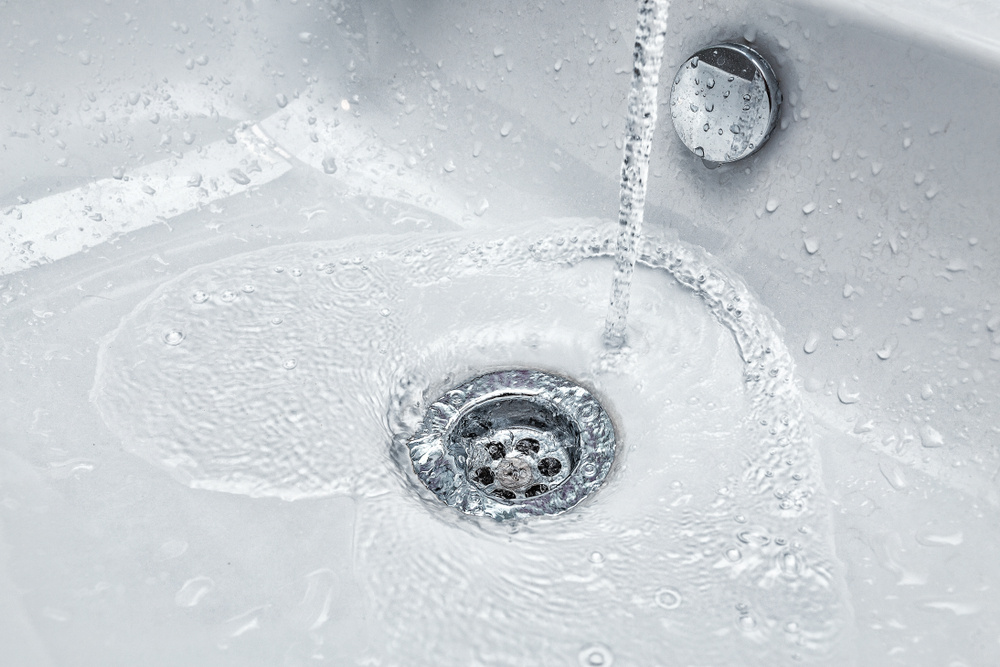 Indoor Water Conservation Tips for Homeowners Association Residents